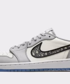 Alternative view of Jordan 1 Retro Low Dior