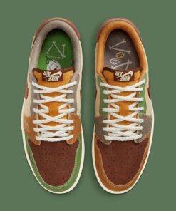 Alternative view of Jordan 1 Retro Low OG Zion Williamson Voodoo