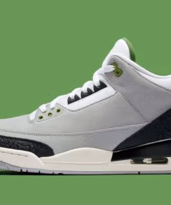 Alternative view of Jordan 3 Retro Chlorophyll