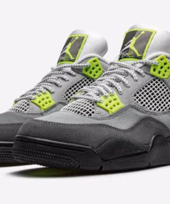 Jordan 4 Retro SE 95 Neon