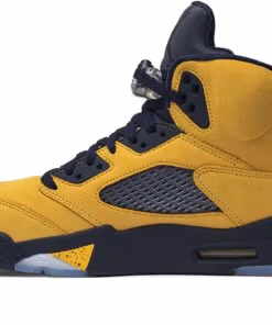 Alternative view of Jordan 5 Retro Michigan 2019