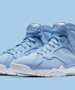 Jordan 7 Retro Pantone