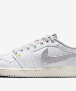 Alternative view of Jordan 1 Retro AJKO Low SP Union White