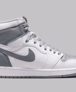 Jordan 1 Retro High OG Stealth 555088-037