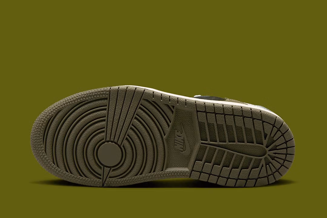 Jordan 1 Retro Low OG SP Travis Scott Olive DZ4137-106