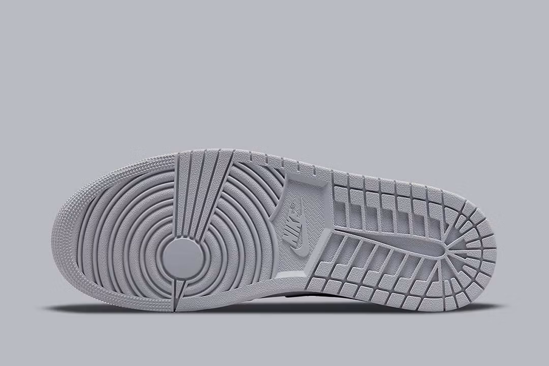 Jordan 1 Mid Light Smoke Grey Anthracite 554724-078