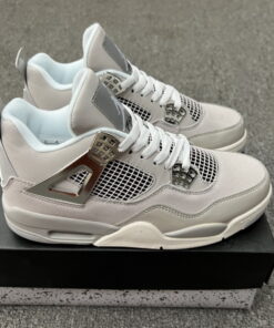 Jordan 4 Retro Frozen Moments AQ9129-001