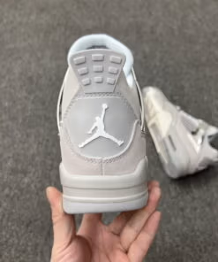 Jordan 4 Retro Frozen Moments AQ9129-001