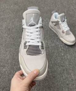 Jordan 4 Retro Frozen Moments AQ9129-001