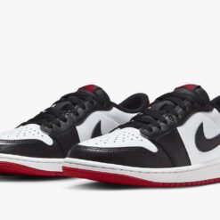 Jordan 1 Retro Low OG Black Toe 2023 - CZ0790-106