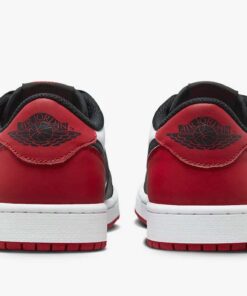 Jordan 1 Retro Low OG Black Toe 2023 - CZ0790-106
