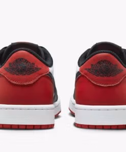 Jordan 1 Retro Low OG Black Toe 2023 - CZ0790-106