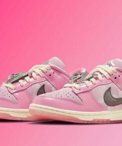 Nike Dunk Low LX Barbie FN8927-621