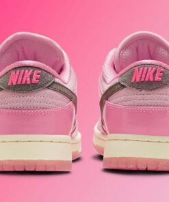 Nike Dunk Low LX Barbie FN8927-621