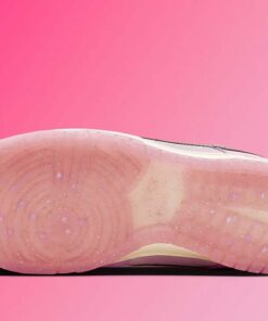 Nike Dunk Low LX Barbie FN8927-621