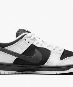 Nike SB Dunk Low TIGHTBOOTH FD2629-100