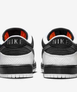 Nike SB Dunk Low TIGHTBOOTH FD2629-100