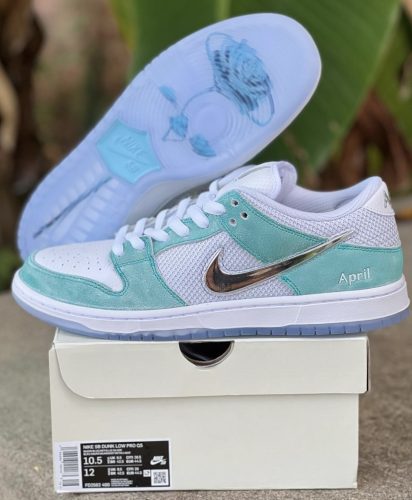 Nike SB Dunk Low April Skateboards photo review