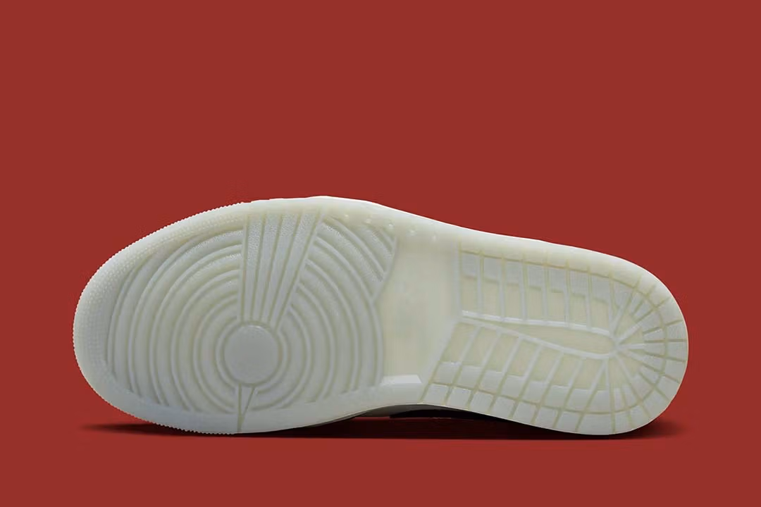 Jordan 1 Retro Low OG Year of the Dragon - Image 5