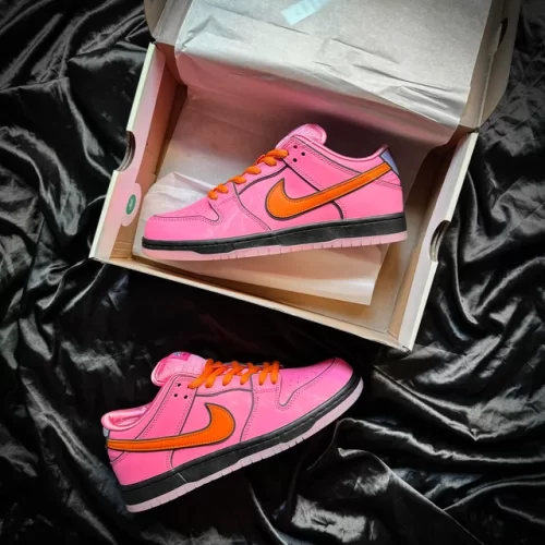 Nike SB Dunk Low Powerpuff Girls Blossom photo review