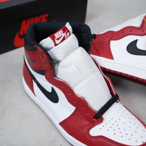Jordan 1 Retro High OG Chicago photo review