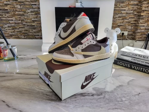 Jordan 1 Low x Travis Scott Sail and Ridgerock Reverse Mocha photo review