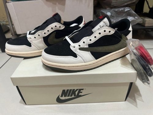 Jordan 1 Retro Low OG SP Travis Scott Olive - W photo review