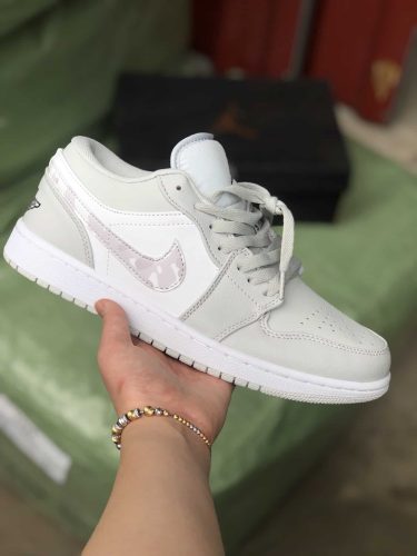 Jordan 1 Low White Camo photo review