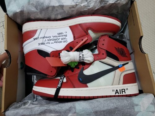 Off White - Jordan 1 Retro High OG Chicago photo review