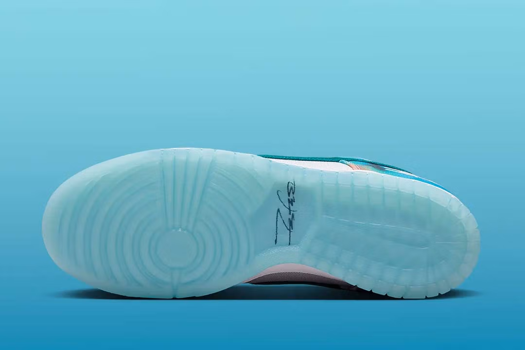 SB Dunk Low x Futura Laboratories - Image 4