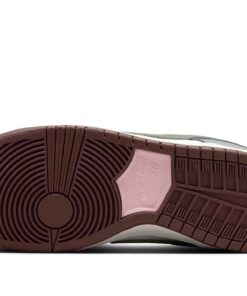 SB Dunk Low Yuto Horigome FQ1180-001