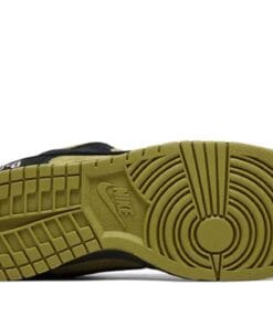 SB Dunk Low Supreme 94 Camper Green HQ8487-300