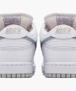 SB Dunk Low Supreme 94 White Metallic Silver HQ8487-100