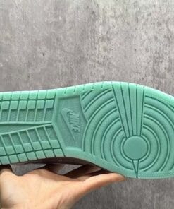 Jordan 1 Low Travis Scott x KAWS Grey D930155-002