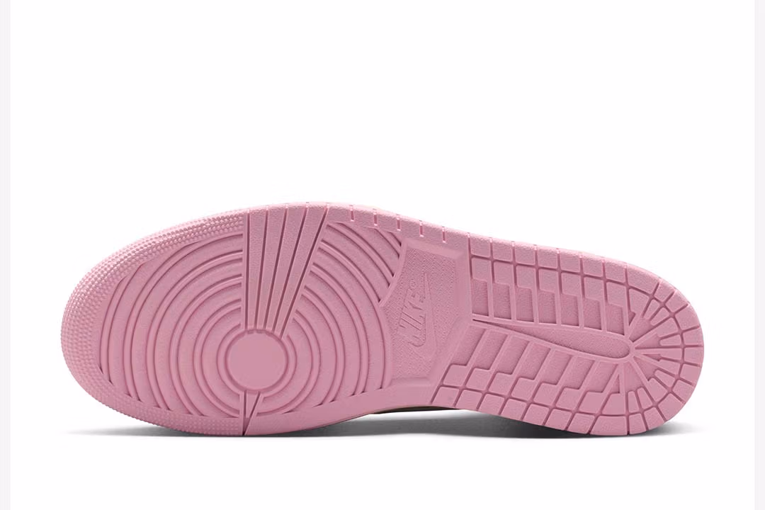 Jordan 1 Low x Travis Scott Muslin and Shy Pink IQ7604-100